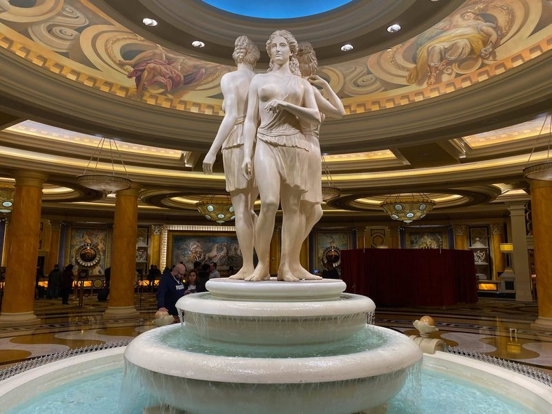 Vous cherchez un casino où l’amour du jeu rencontre l’enthousiasme romantique ?